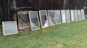 Okná 11ks, silné dvojsklo, funkčné zatváranie +žalúzie - 2