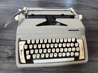 Písací stroj Consul 222.1 - 2