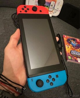 Predám Nintendo Switch V2 v dobrom stave. - 2