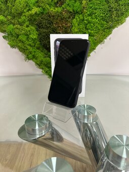 Apple iPhone XR 64GB Black - 2