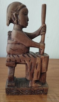 Africká drevená soška - 2