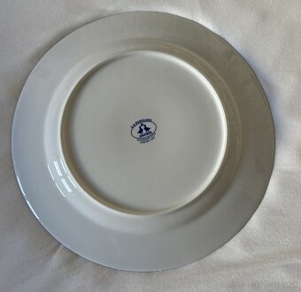 Od ARAMISA G.A.Barcelona BIELY PORCELÁNOVy TANIER za 10EUR - 2