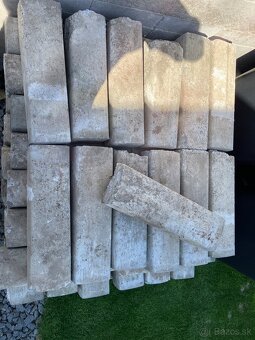 Palisáda sivá 40x11,5x11,5 cm - 2