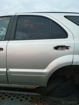 Predam dvere a kapotu na Kia Sorento 2,5 Crdi 125KW - 2
