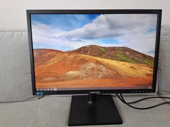Predam 22" LCD LED monitor Samsung S22C450 - 2