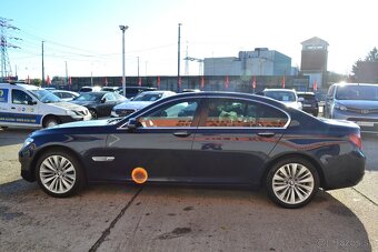 BMW Rad 7 740xD - 2