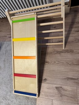 Rebrík a kĺzačka 2 v 1 + Lezecký trojuholník - 2