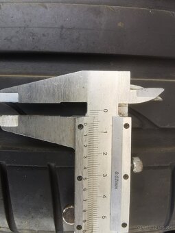 Letne Pneu 235/40 r19-6mm - 2