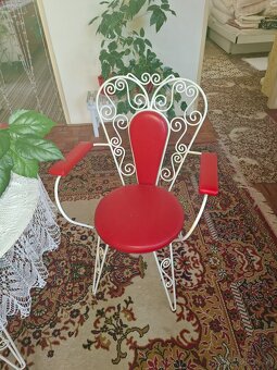 Predám 4 stoličky a stôl - 2