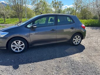 Predám toyotu auris - 2