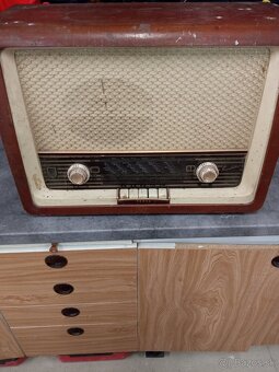 Retro rádio Tesla 526 A - 2