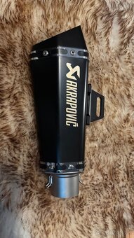 Výfuk Akrapovič - 2