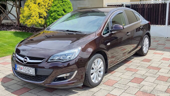 Opel Astra J 1.6 16V - 2