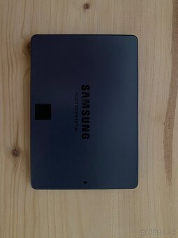 Samsung SSD 860 QVO 4TB + box s USB-C - 2