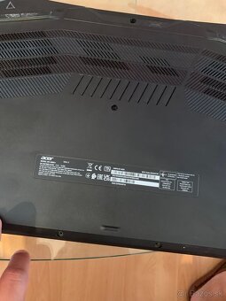 Predám herný notebook Acer na súčiastky alebo opravu. - 2