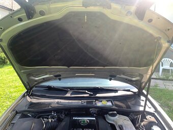 Skoda superb 2.5 6v 120kw - 2