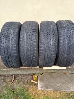 Predám skoro nové zimné pneumatiky 205/60 R16 - 2
