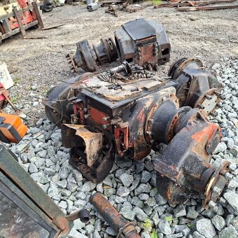 Zadná časť traktora - 2