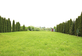 EXKLUZÍVNE NA PREDAJ TOP STAVEBNÝ POZEMOK V MESTE STRÁŽSKE - 2