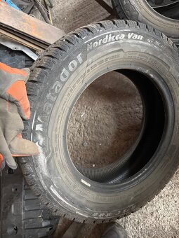 Zimné 195/70 r15c - 2