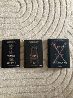 Kendare blake tri temne koruny - 2