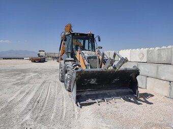 Case 695 / 2023 , 4600 hodin traktor bager - 2