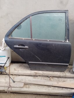 Pravé zadné dvere Mercedes W210 - 2