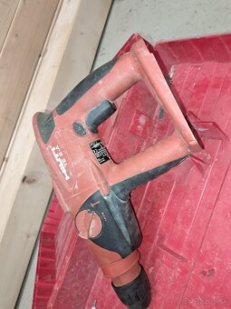 Hilti aku Vrtacka. - 2