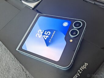 Samsung Galaxy Z flip 6 12/256 - 2