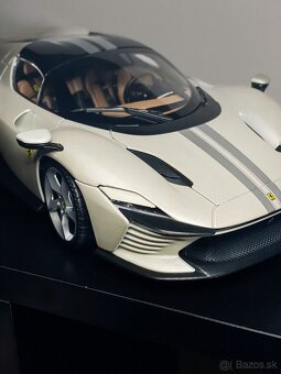 Bburago Ferrari SP3 Daytona 1:18 - 2