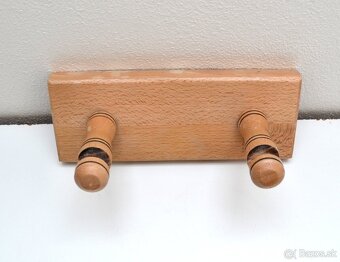 Retro,drevený vešiačik - 2
