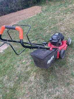 Hecht benzinová kosačka - 2