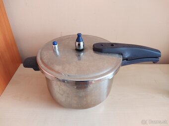 09  Panvica, hrnce, pokrievka - 2