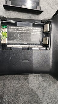 Xbox ovladac - 2