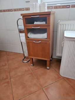 Darujem za odvoz 2 skrinky do kúpeľne - 2