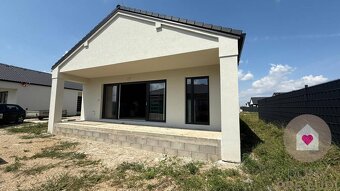 ZNÍŽENÁ CENA - 4 izbový RD bungalov 114,25 m2 na pozemku 533 - 2