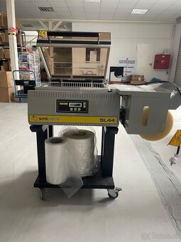 Predám baliaci stroj SMIPACK SL 44 so stolíkom - 2