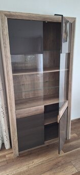 Vitrína, komoda - 2