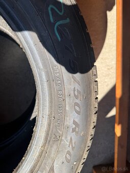 Pneu 275/55 R20 - 2