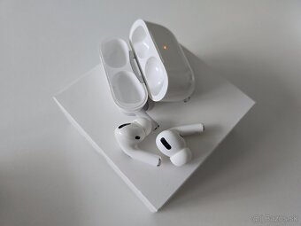 Predám Apple AirPods Pro with Wireless Charging Case - 2