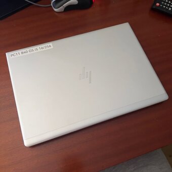 HP EliteBook 840 G5 i5-8350U 16GB RAM 256SSD - 2