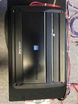 AKTÍVNY SUBWOOFER APINE + ZOSILŇOVAČ ALPINE - 2