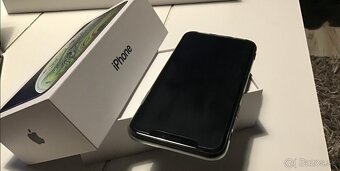 iPhone XS 64GB - TOP stav - 2