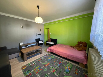Na predaj - Rodinný dom- s pozemkom 739m² - 2