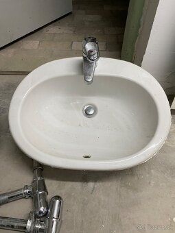 2× umývadlo s batériou a odtokom - 2