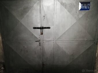 Predám garáz v Ružinove - 2