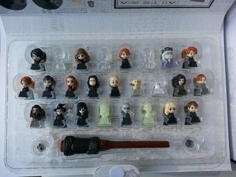 HARRY POTTER - FIGÚRKY+SVIETIACA KÚZELNÁ PALIČKA-POZRI FOTO - 2