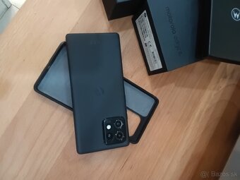 Motorola Edge 40 Pro - 2