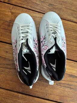 Tenisky so zabudovanými kolieskami - 2