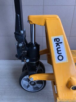 Paletovy vozik- paleťak - 2